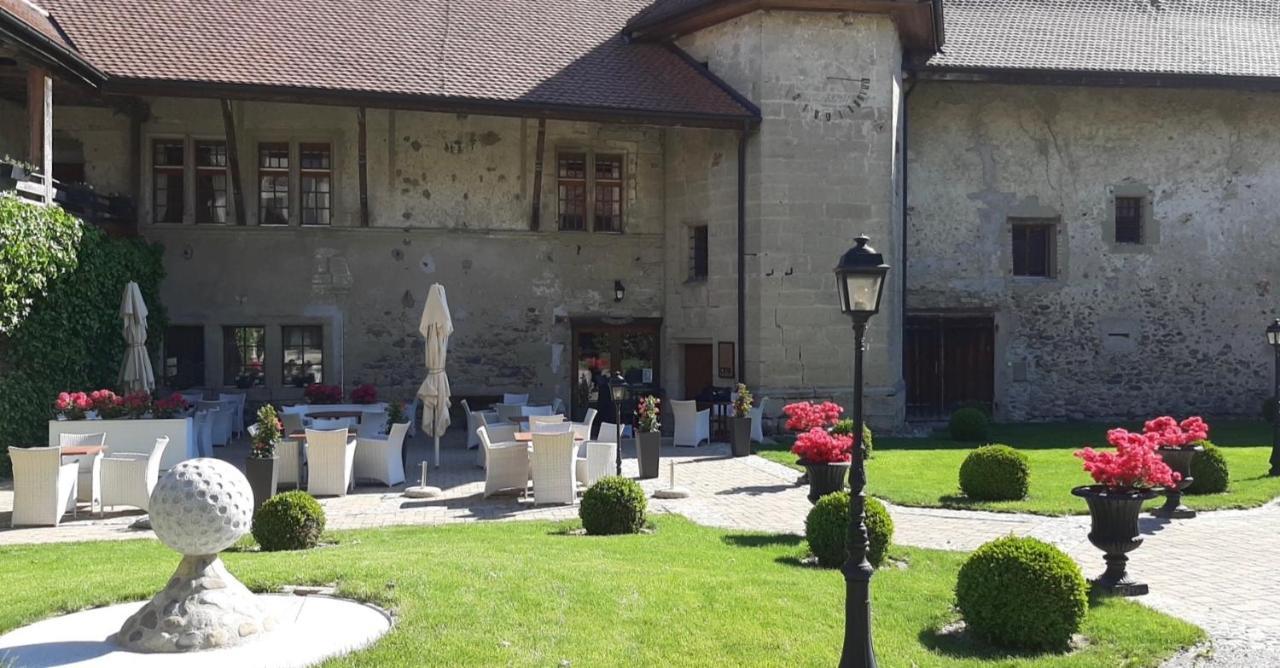 Отель Le Chateau De Vuissens Экстерьер фото